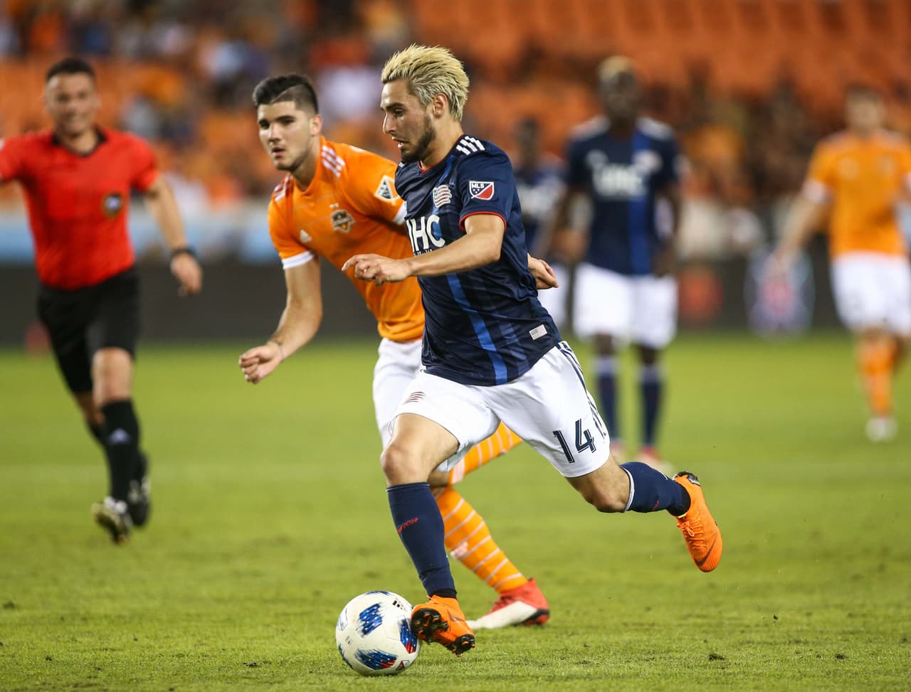 Con una asistencia y un gol, Diego Fagúndez fue una de las grandes figuras de la victoria de New England Revolution frente a Montréal Impact. (USA Today Images)