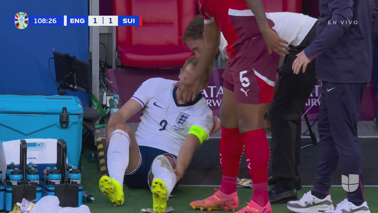 ¡Lo mejor de Southgate en la Euro! Salvo a Kane de un golpazo