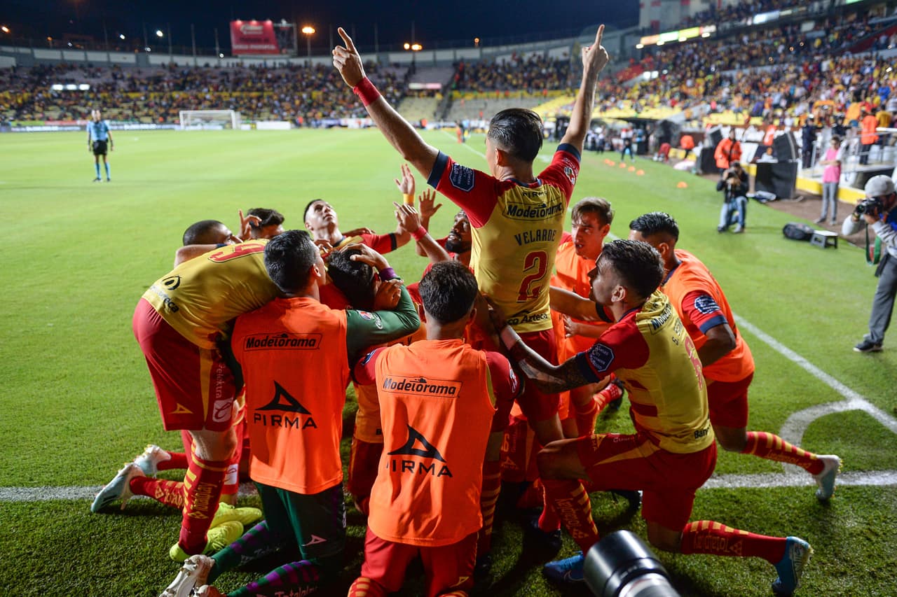 Morelia se impone al Veracruz por la mínima diferencia con gol de Villafañez y asistencia de Velarde.