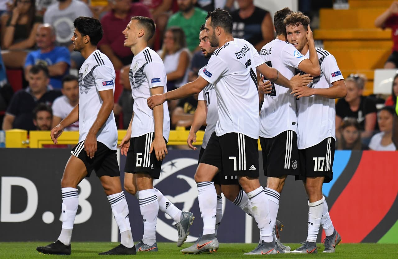 Alemania dio un paso aplastante al golear 6-1 a Serbia en el Grupo B del Europeo Sub-21, donde es líder y buscará ratificar contra Austria el primer lugar en su zona en el torneo juvenil, clasificatorio a Juegos Olímpicos.