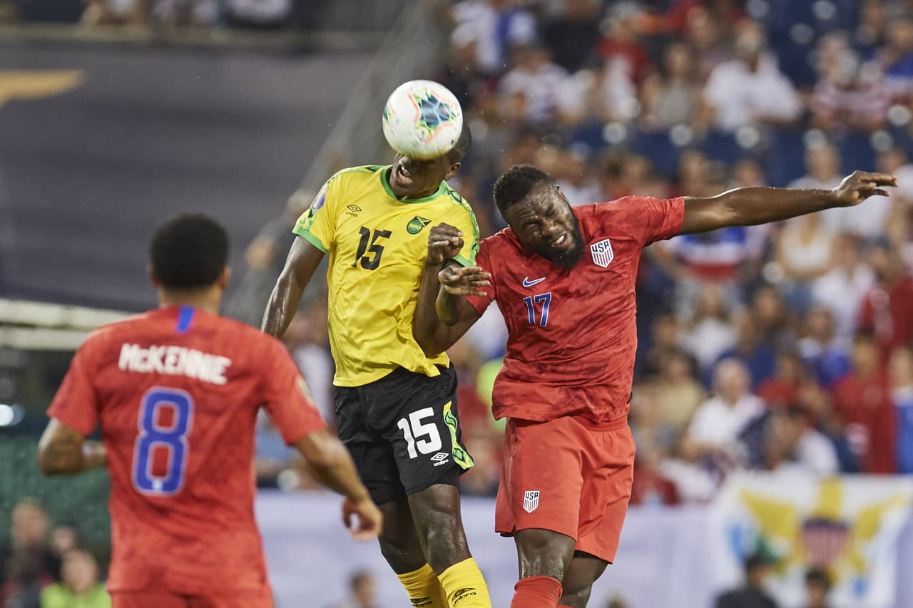 Pero a los 69 minutos reaccionó el equipo jamaiquino, cuando en un centro Shamar Nicholson marcó el 2-1 que le daba esperanzas a los caribeños.