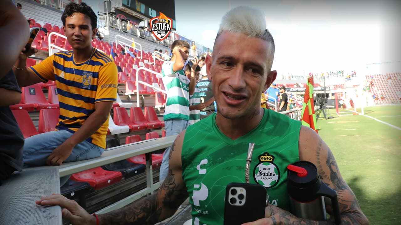 ¿Deja al Santos? Peñarol negocia fichaje de 'Huevo' Lozano