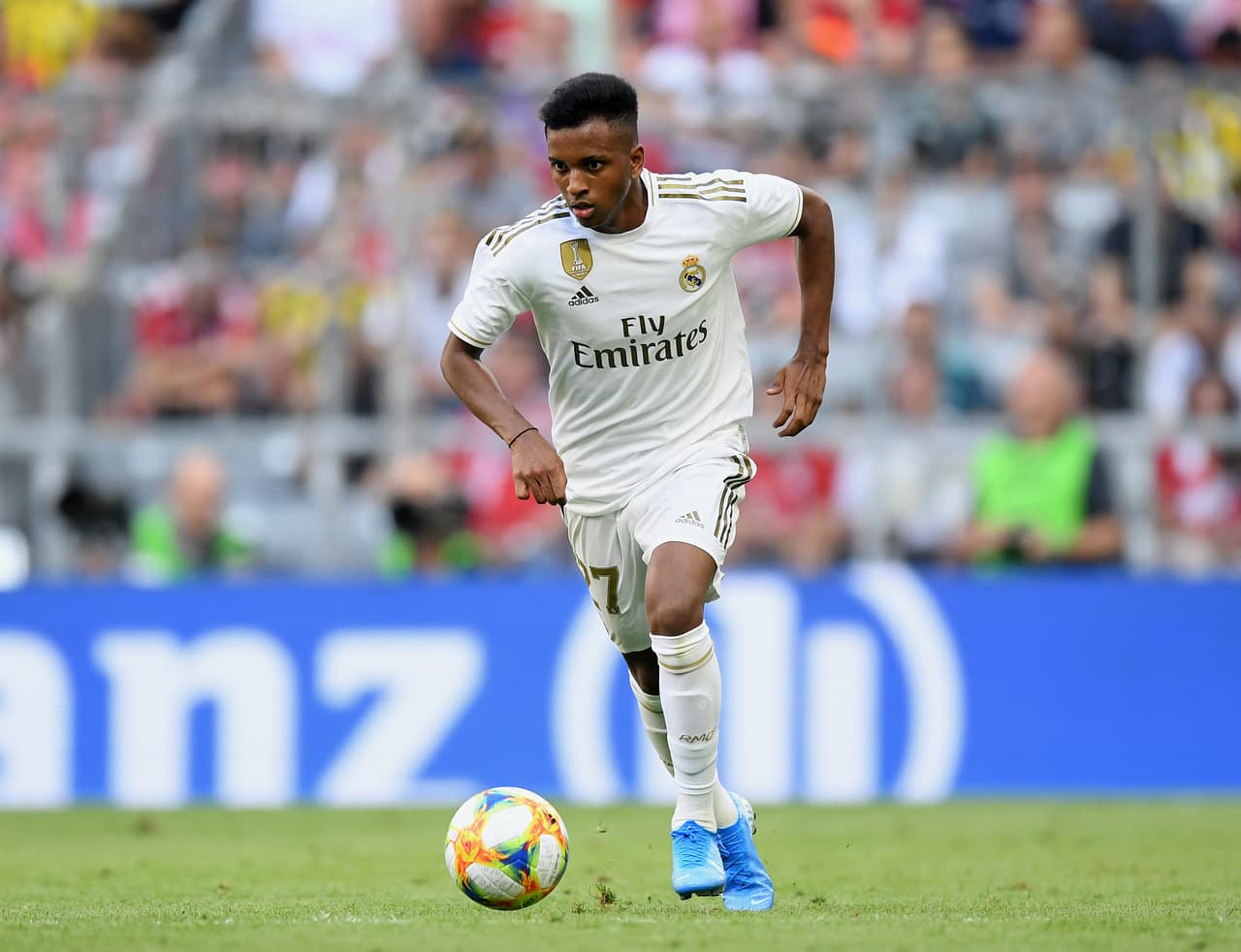 El brasileño Rodrygo saldría cedido pero sufrió una lesión que trastocó sus planes. Se lastimó el recto femoral de la pierna derecha.