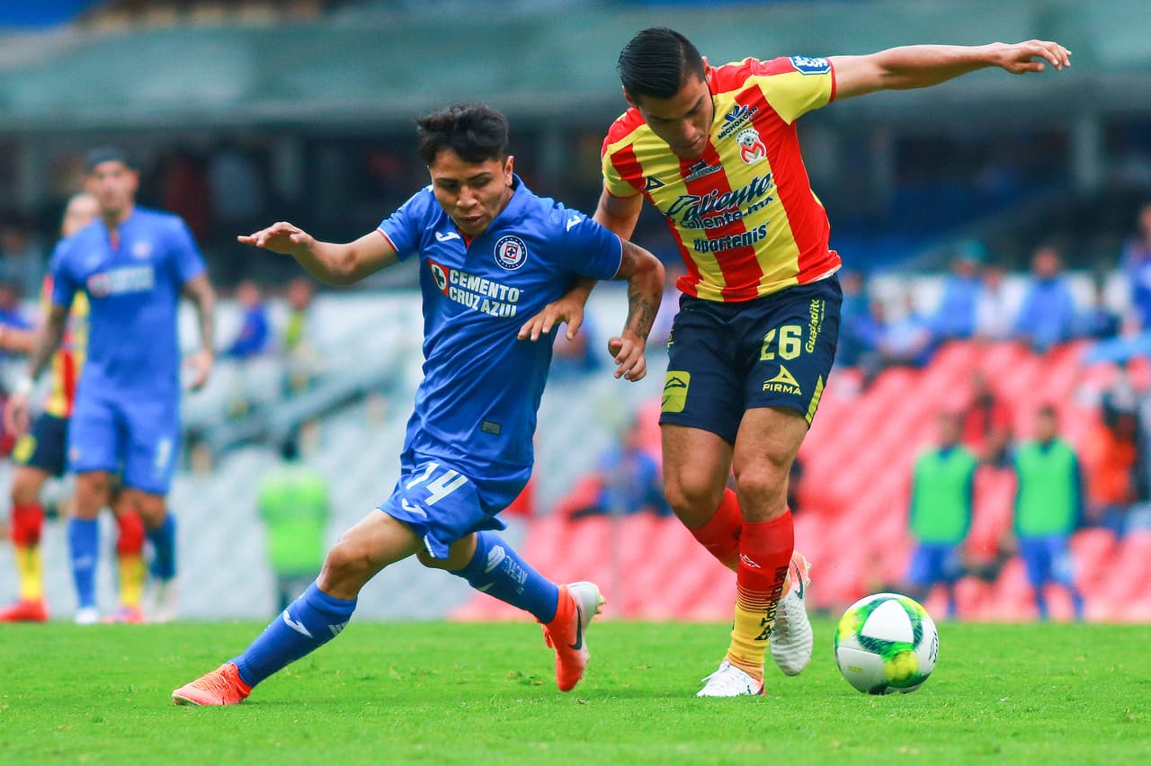 Cruz Azul no pudo en casa ante Monarcas tras empatar a un gol y pone en riesgo su posición en la tabla general previo al arranque de la Liguilla.