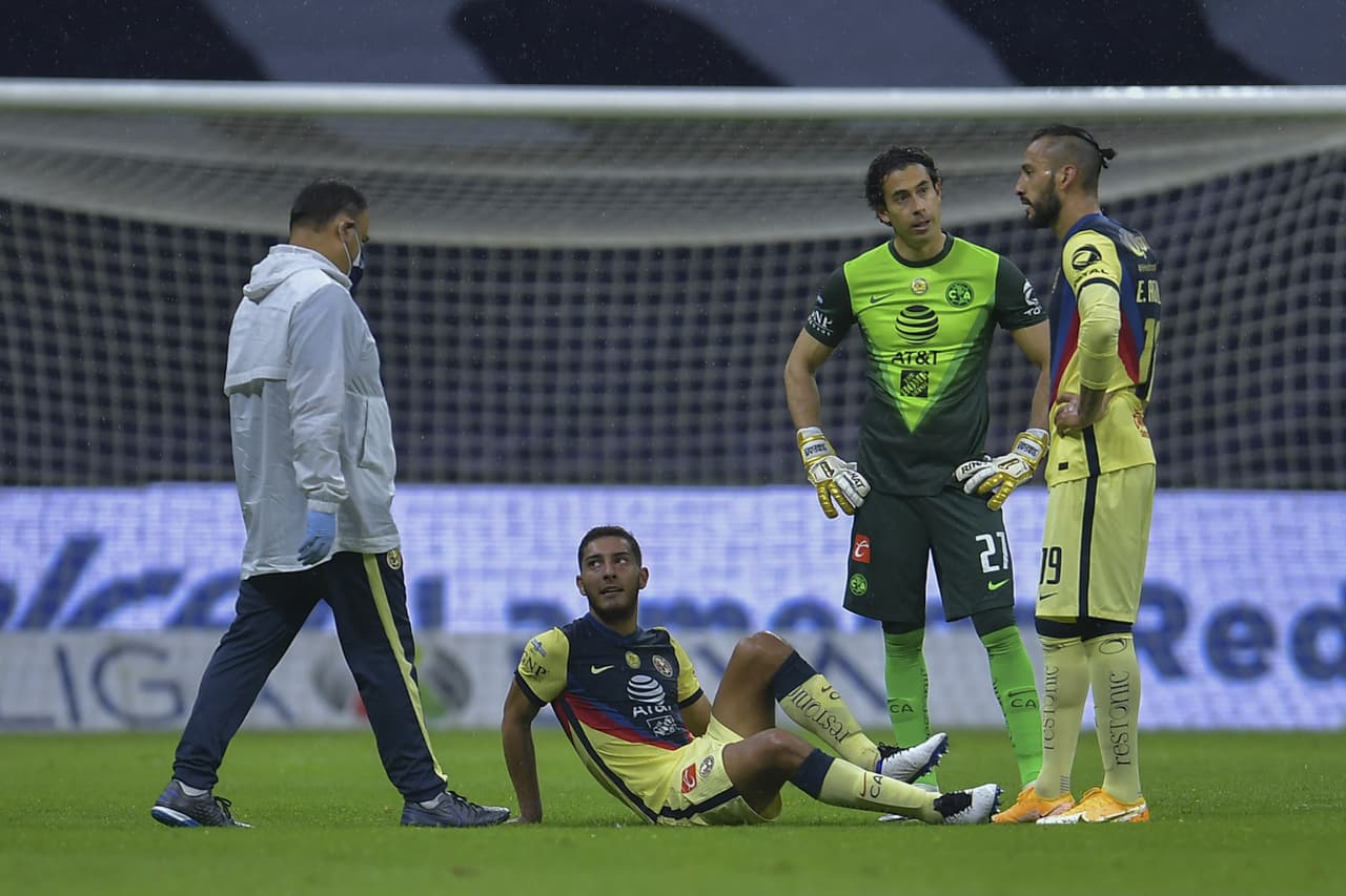 Alarma en América: Cáceres y Aguilera lesionados en Clásico Joven