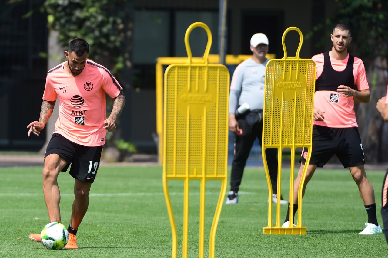 América confirmó la baja de Nicolás Benedetti y las lesiones de Nicolás Castillo y Oribe Peralta, pero sigue la evolución de Jérémy Menez y Roger Martínez que volvieron a la actividad en la Liga MX tras sus lesiones.