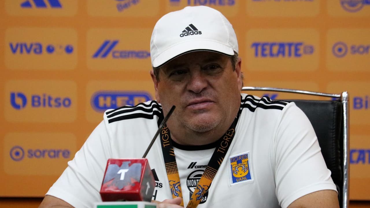 Miguel 'Piojo' Herrera habla de los abucheos a Dani Alves en Pumas