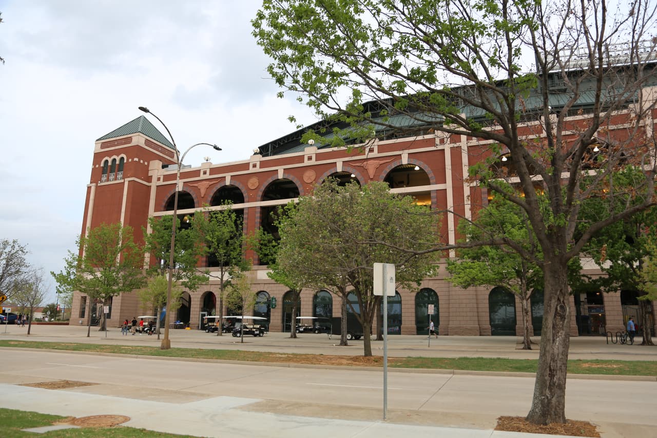 El Globe Life Park de Arlington, Texas fue el escenario donde los integrantes del Tricolor presenciaron el partido de béisbol.
