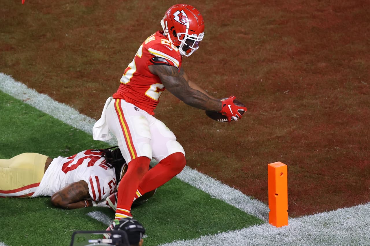 Así se gestó la heróica victoria de los Chiefs en el Super Bowl LIV tras anotar 21 puntos sin respuesta en el último cuarto para obtener su segundo título de Super Bowl en la historia de la franquicia. Los 49ers se quedan en la orilla y la espera sigue luego del último Vince Lombardi en 1995.
