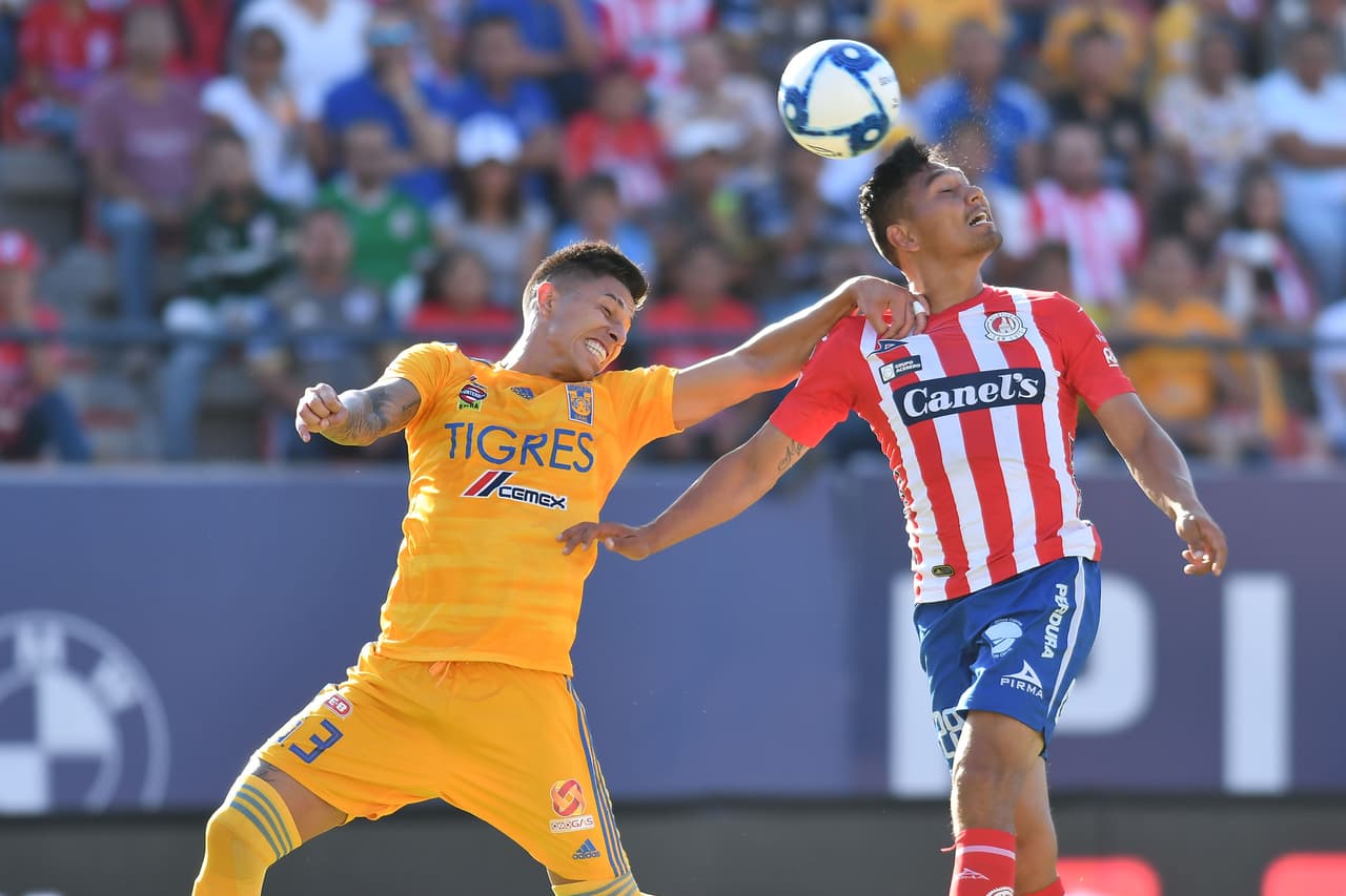 Ninguno de los dos clubes estaba conforme con el empate y estaban en busca de la victoria.