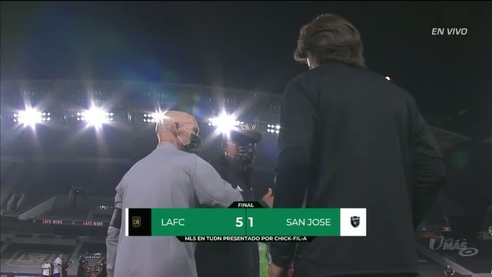 Se acabó el juego. El árbitro dio el silbatazo final.