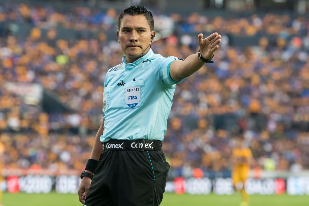 Tres tarjetas de amonestación requirió Fernando Guerrero para controlar las acciones.