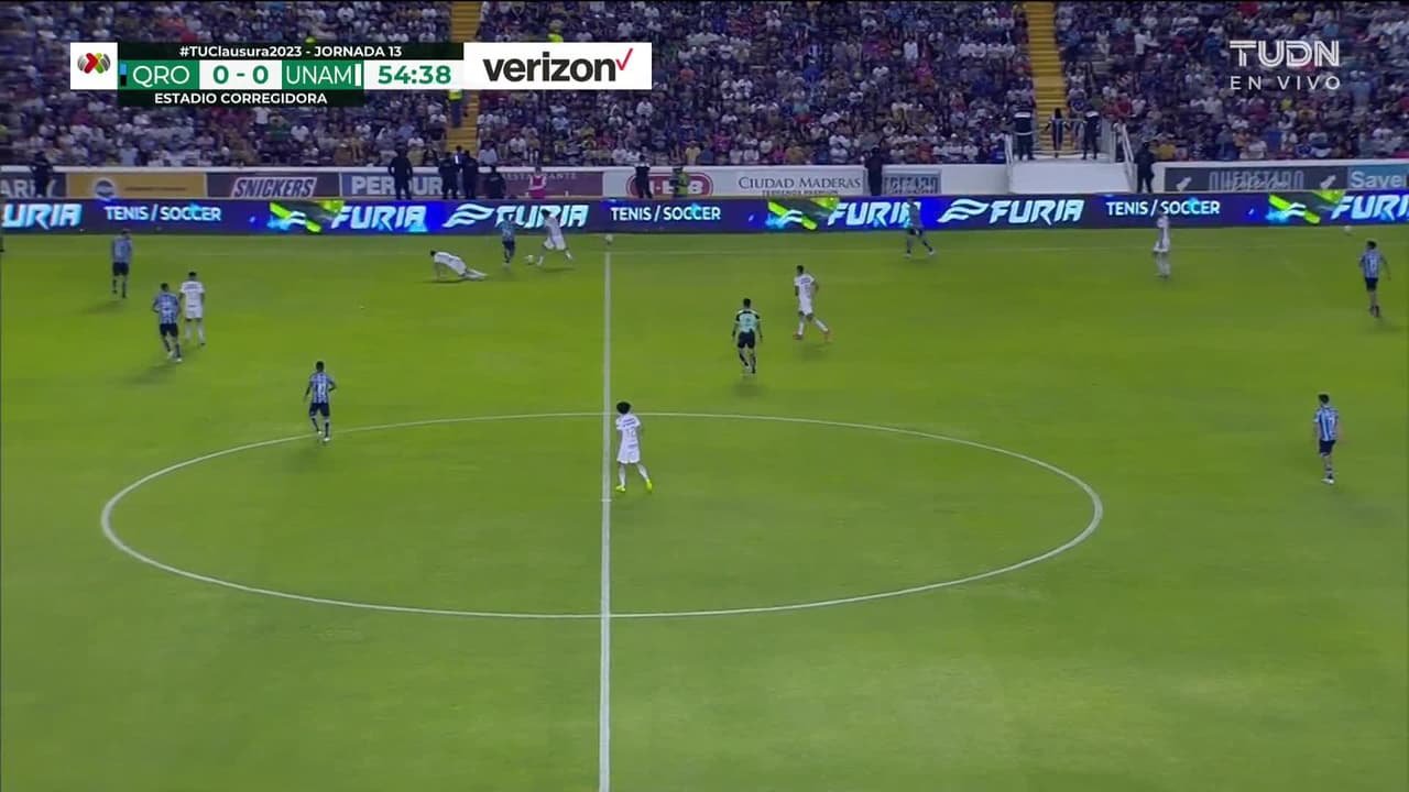 ¡TIRO ATAJADO! disparo por Eduardo Salvio.