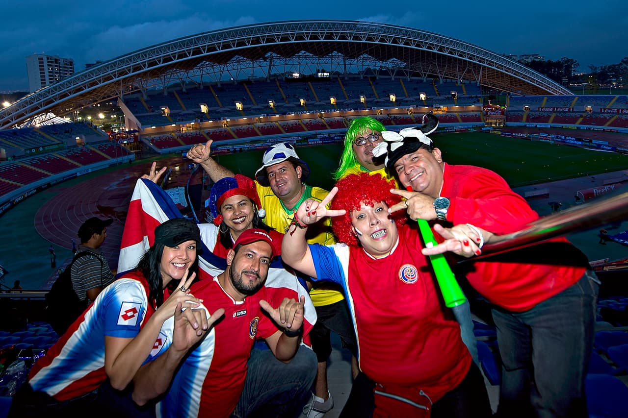 Los 'ticos' no iban a dar su brazo a torcer en hacer historia y buscar con una victoria propia y una de sus vecinos panameños eliminar a un grande de Concacaf, que vivía un oscuro panorama.