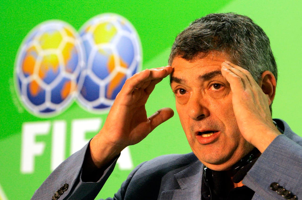 Villar llegó a los círculos de la Federación Española de Fútbol gracias a que en 1978 fundó la Asociación de Futbolistas Españoles (AFE) y luego fue presidente de la Federación Vizcaína de Fútbol. Con eso entró a la junta de su federación.