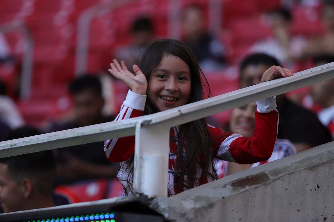Los más pequeños también disfrutan de la antesala del partido.