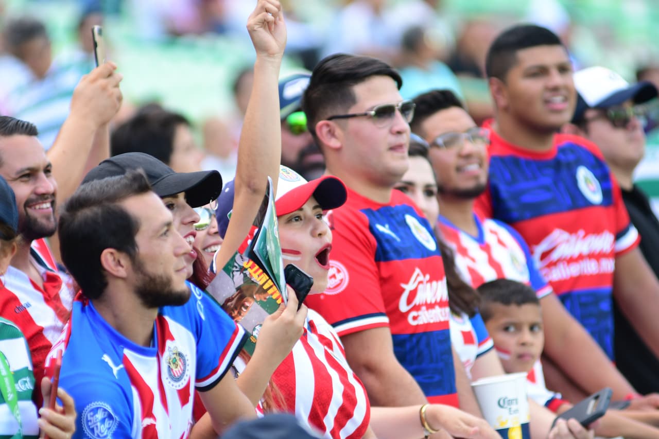 Extraordinario ambiente montaron los aficionados en Torreón, previo al partido entre Santos y Guadalajara, correspondiente a la Jornada 1 del Torneo Apertura 2019 de la Liga MX, en el Estadio TSM Corona, el 21 de Julio de 2019.