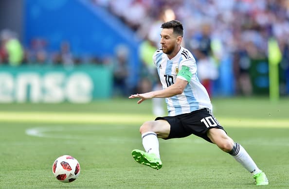 . El argentino renegoció su contrato y quedó en la cúspide, para ratificar que no solo es el mejor del mundo en la cancha, si no también con su cuenta bancaria.