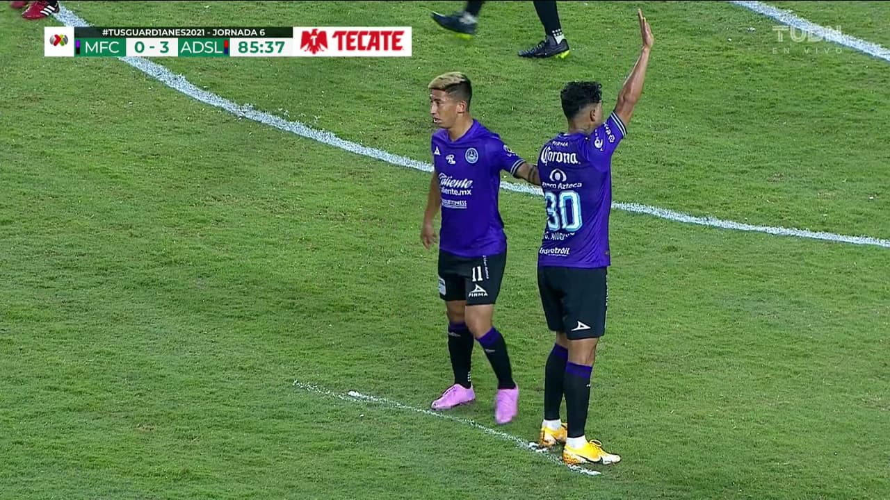 ¡TIRO ATAJADO! disparo por Jorge Sánchez.