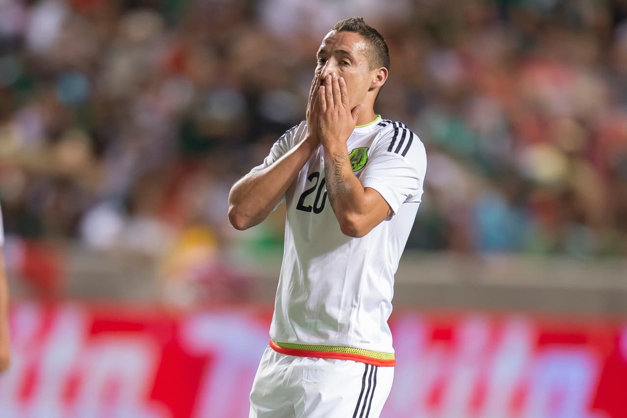 La media de contención del Tri tendría al ‘Gallito’ Vázquez en lugar de Javier Güemez y dicha función de recuperación la podría compartir con Jesús Dueñas, quien dio un buen partido ante Trinidad y es de toda la confianza de Ferretti.