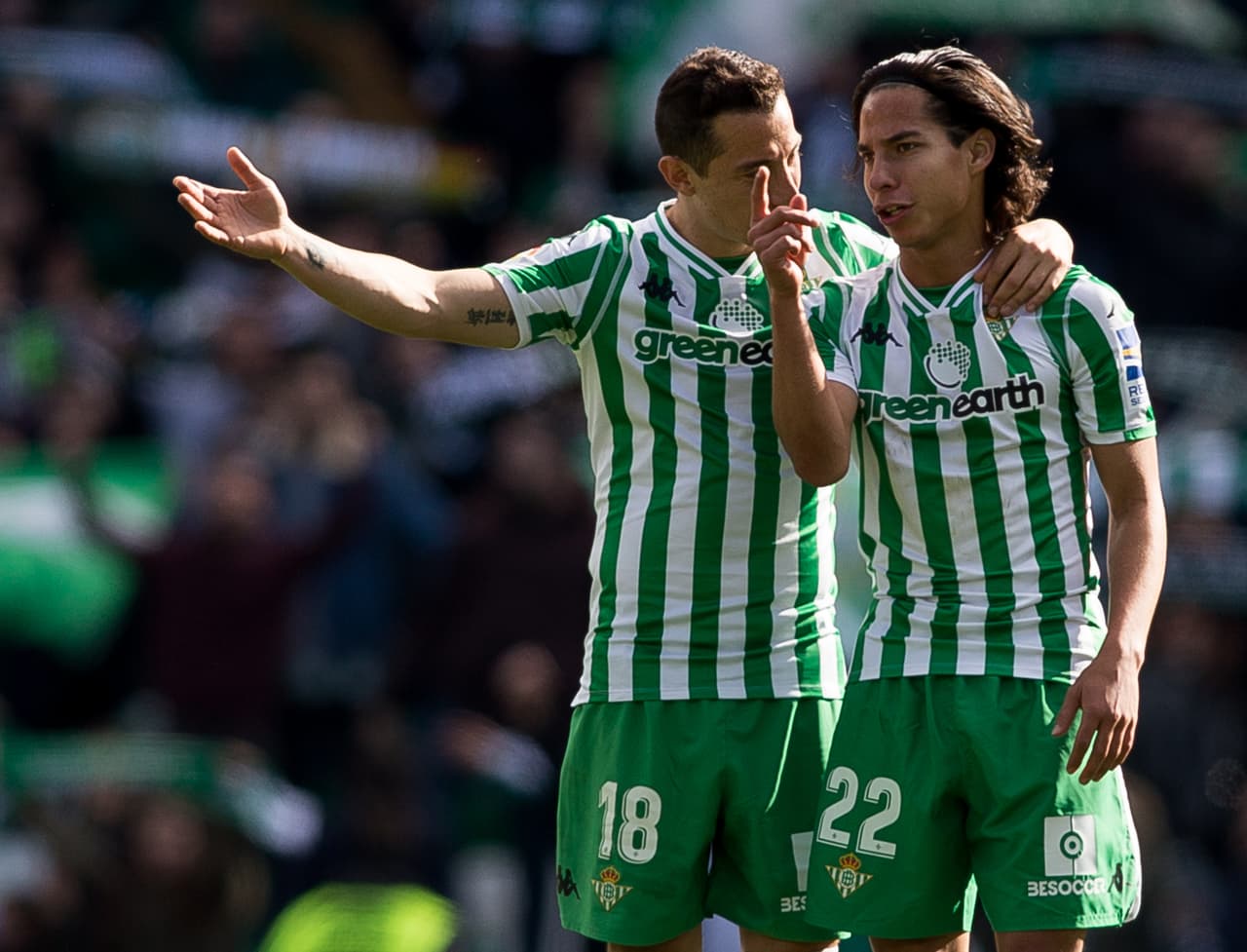 ¡Extra! Lainez y Guardado son titulares en el Real Betis