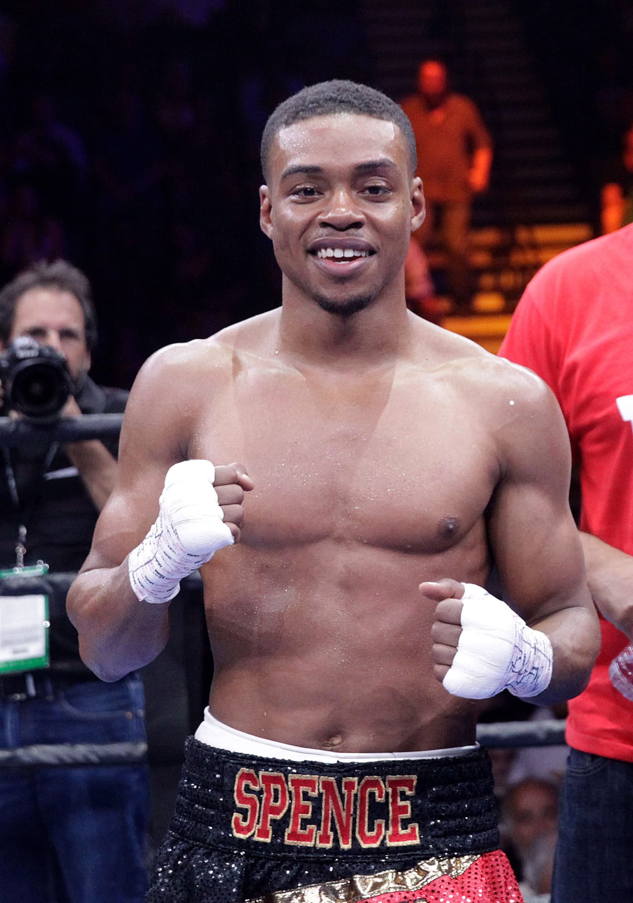 Errol Spence liquidó a Alejandro Barrera y John Molina Jr KO a Jorge Romero