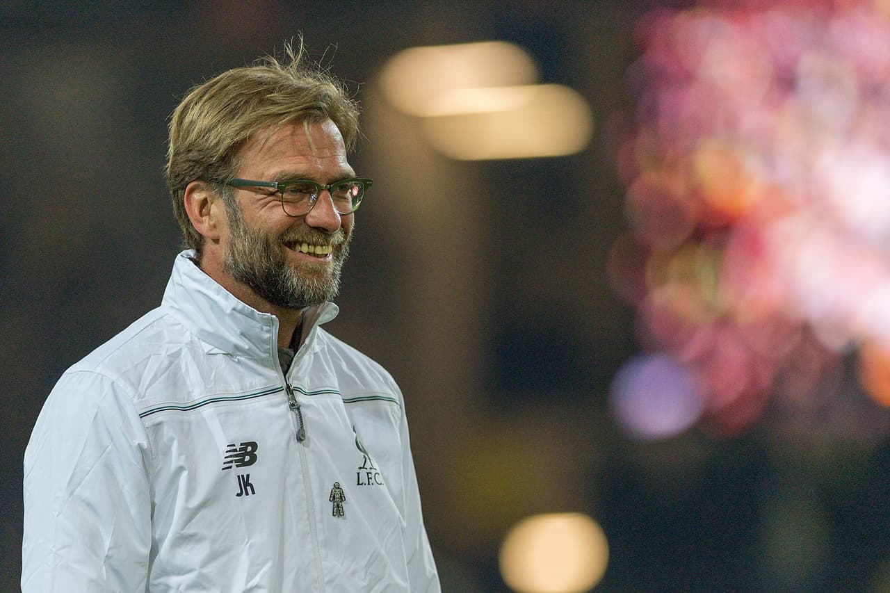 Klopp esbozó una sonrisa con el silbatazo del medio tiempo por la tranquilidad de saberse en ventaja en 'su hogar'.