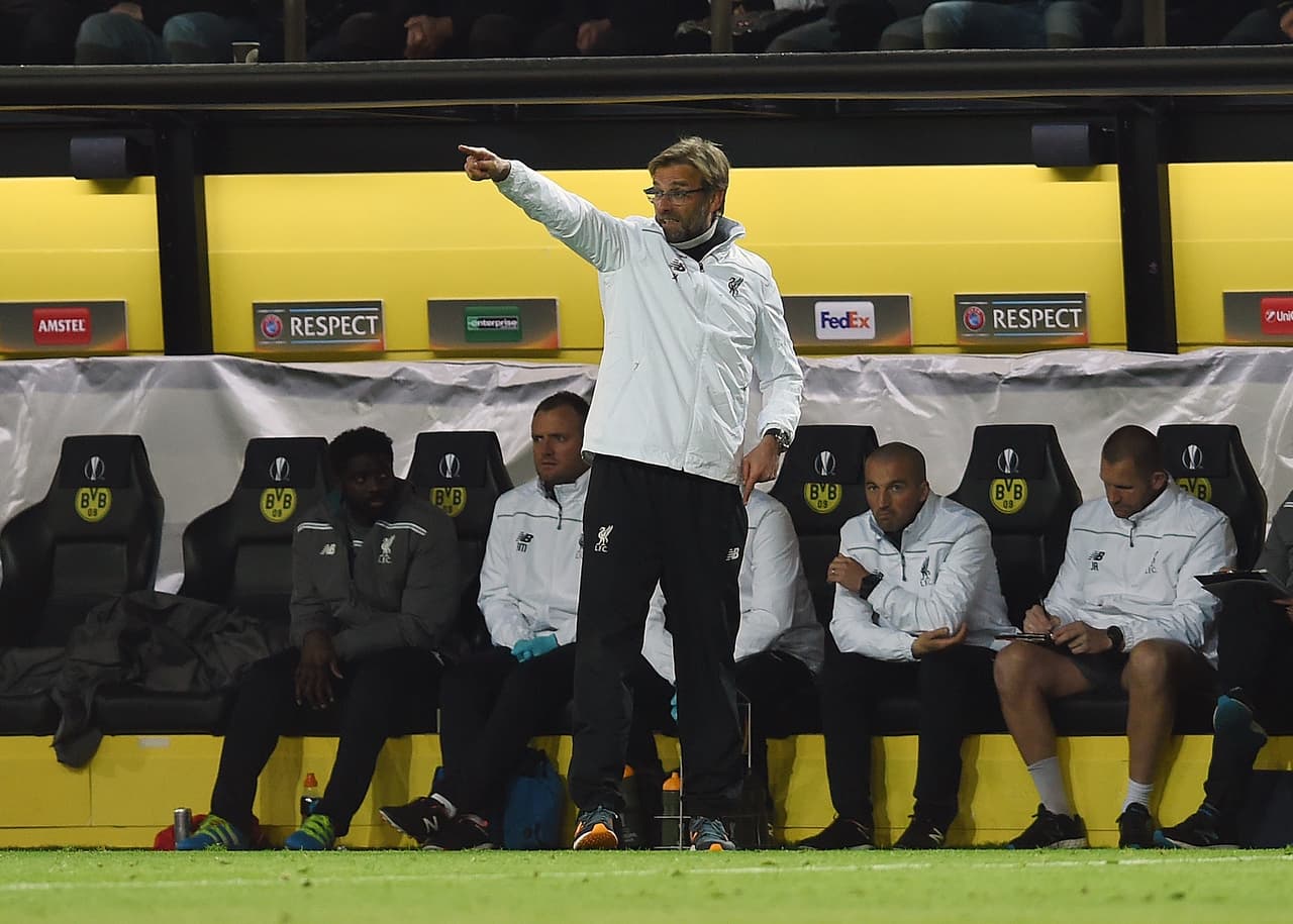 Mientras Klopp se dedicó a lo suyo dando indicaciones desde la banca del equipo inglés.