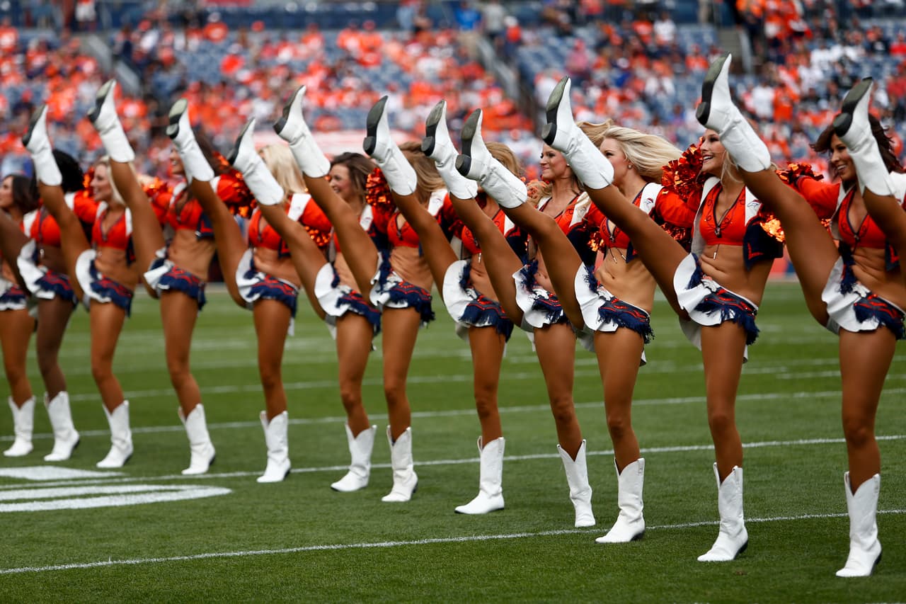 Las animadoras de los Vaqueros son las consentidas de la afición, pero las de Broncos, Patriots y Dolphins no se quedan atrás, ¿tú qué opinas?