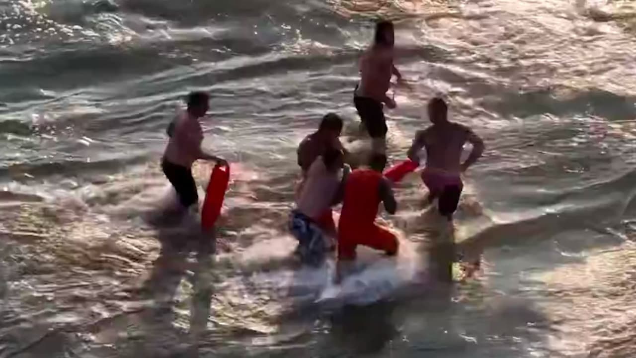 Rescate en playa de Nueva York: cuerpos de auxilio salvan a bañista de ahogarse