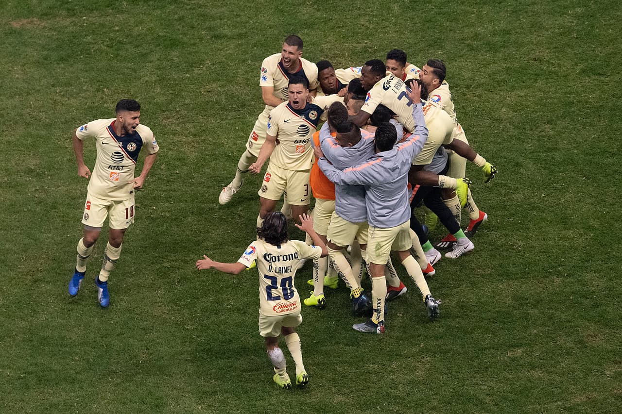 América venció 2-0 en la Vuelta de la Final a Cruz Azul y se proclamó campeón de la Liga MX por décimo tercera ocasión en un juego que al medio tiempo iba 0-0.