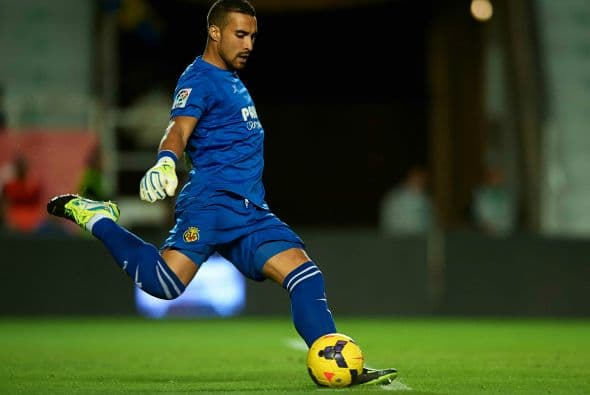 El arquero del Villarreal Sergio Ansejo se coloca en la novena posición, su carta tiene un valor de 6 mdd.