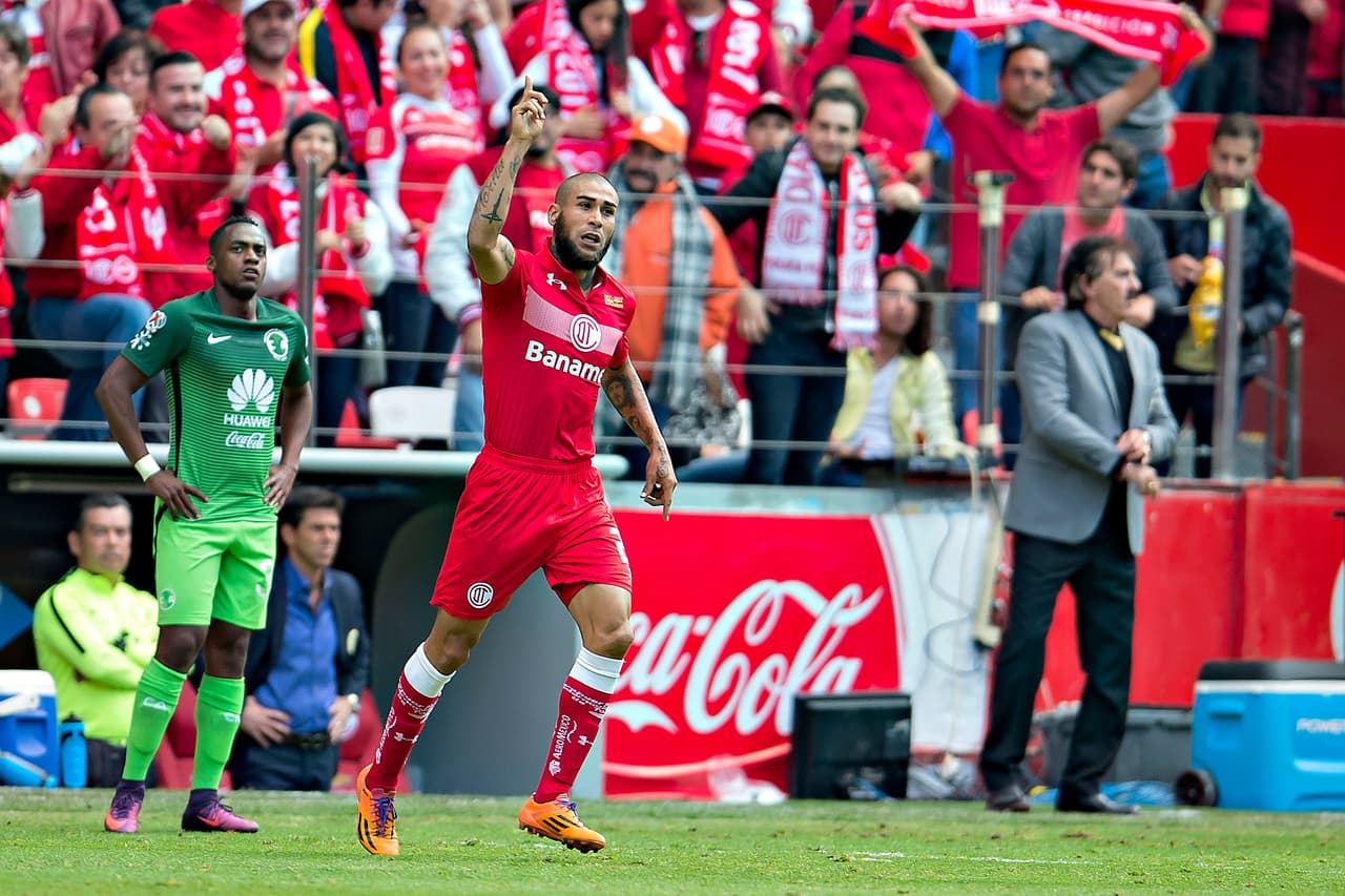 Actualmente, aunque aún no se concreta el fracaso como tal, el inicio del América en el Clausura 2017 es lamentable. Suma tan solo 11 puntos y ha ganado 3 partidos de 9 que ha jugado - Toluca 2-1 América (Jornada 1)