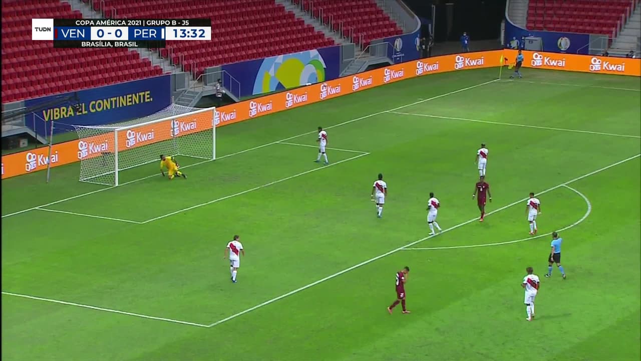 ¡TIRO ATAJADO! disparo por Jefferson Savarino.