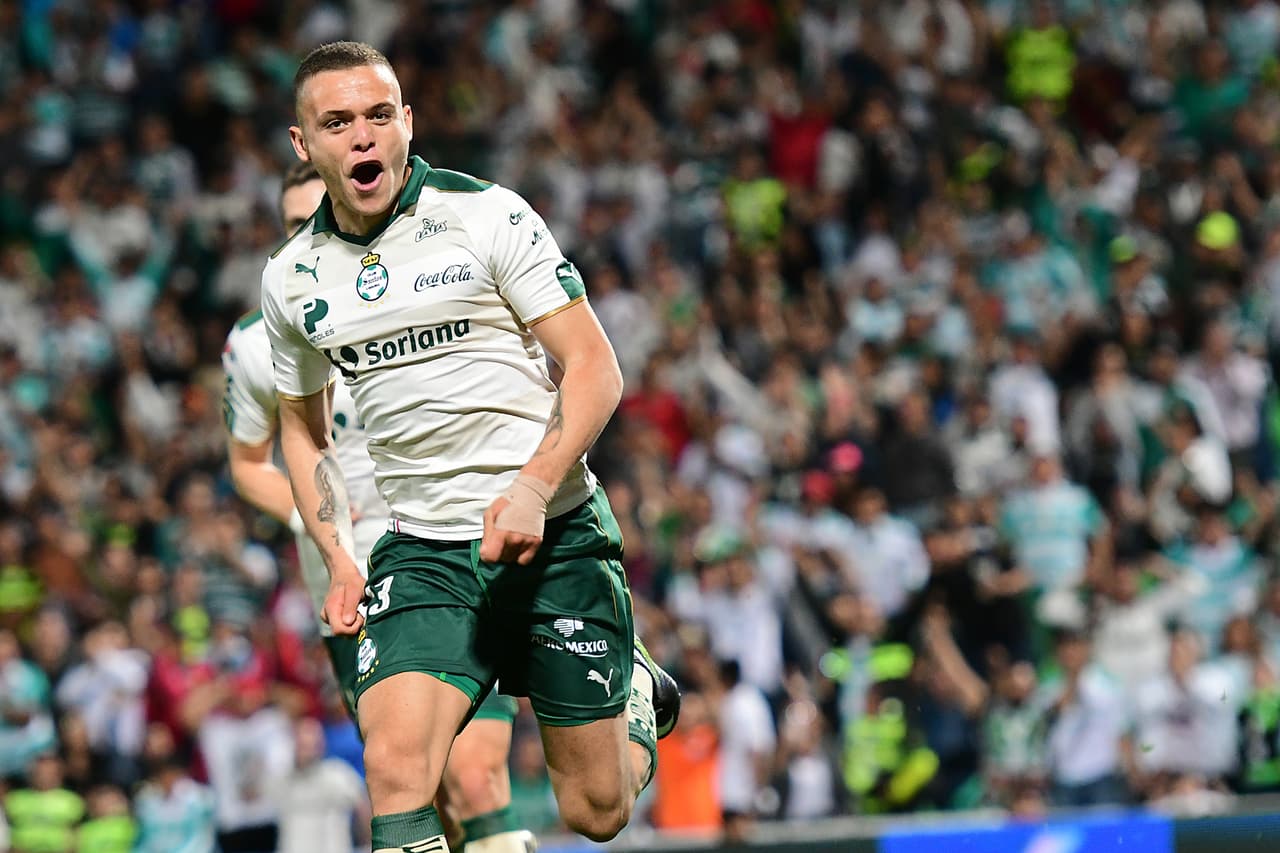 Jonathan Rodríguez colaboró con seis anotaciones para ayudar a la buena campaña de Santos.