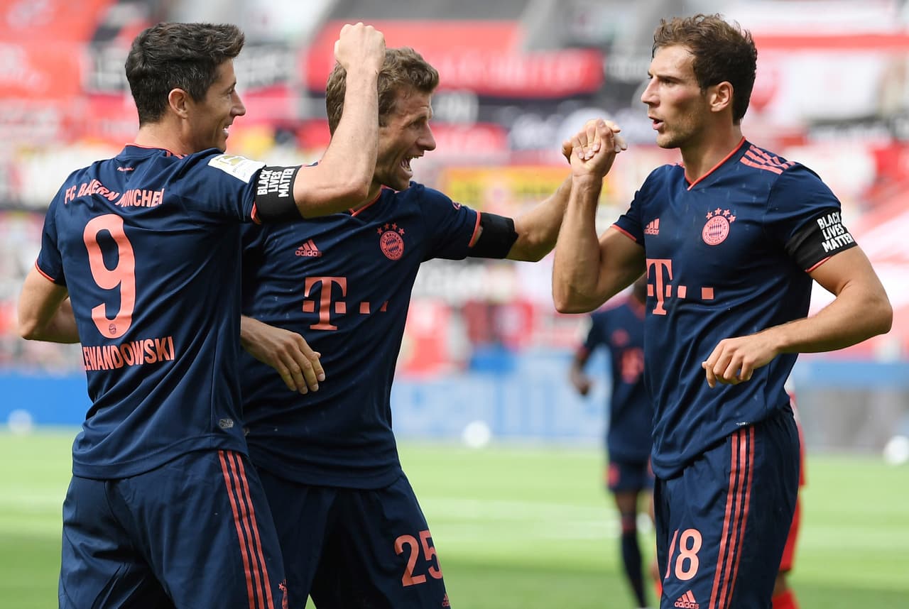 Bayern Múnich no afloja el paso y cada vez se acerca más el título de la Bundesliga, pues ahora vencieron 2-4 al Bayer Leverkusen.