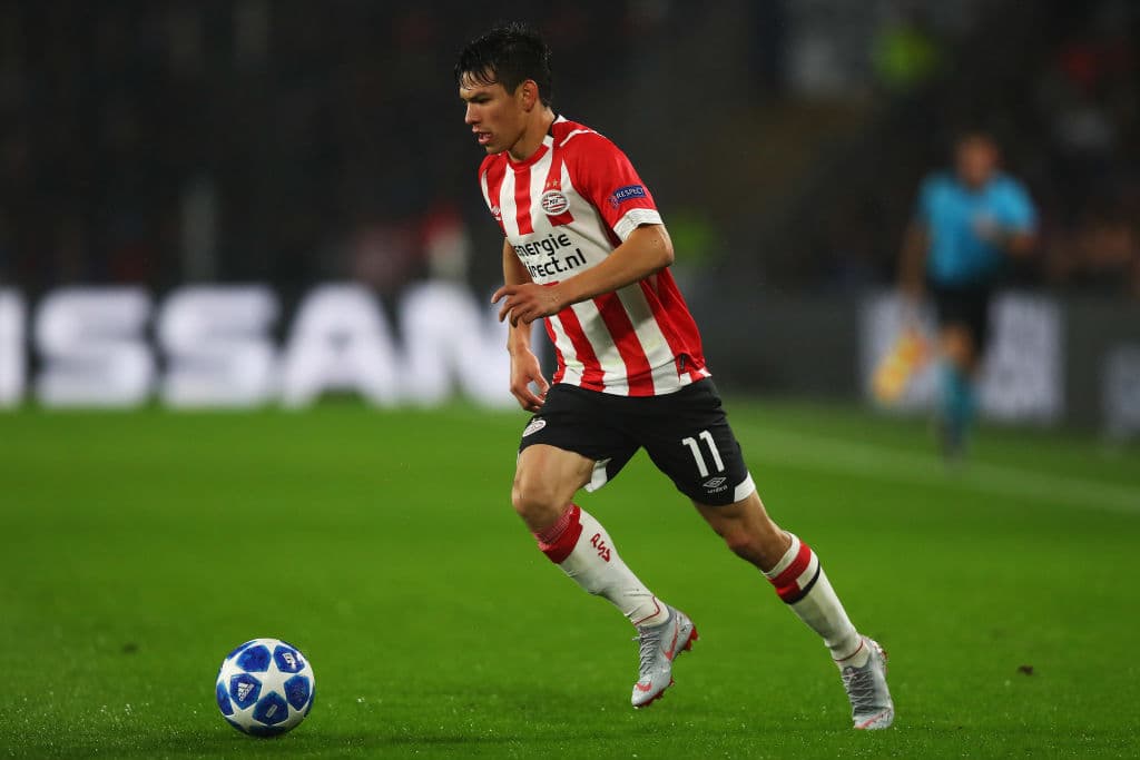 Hirving Lozano tuvo una jornada brillante con dos asistencias y un gol en esa victoria del PSV Eindhoven, que tiene una ventaja de 5 puntos sobre Ajax.
