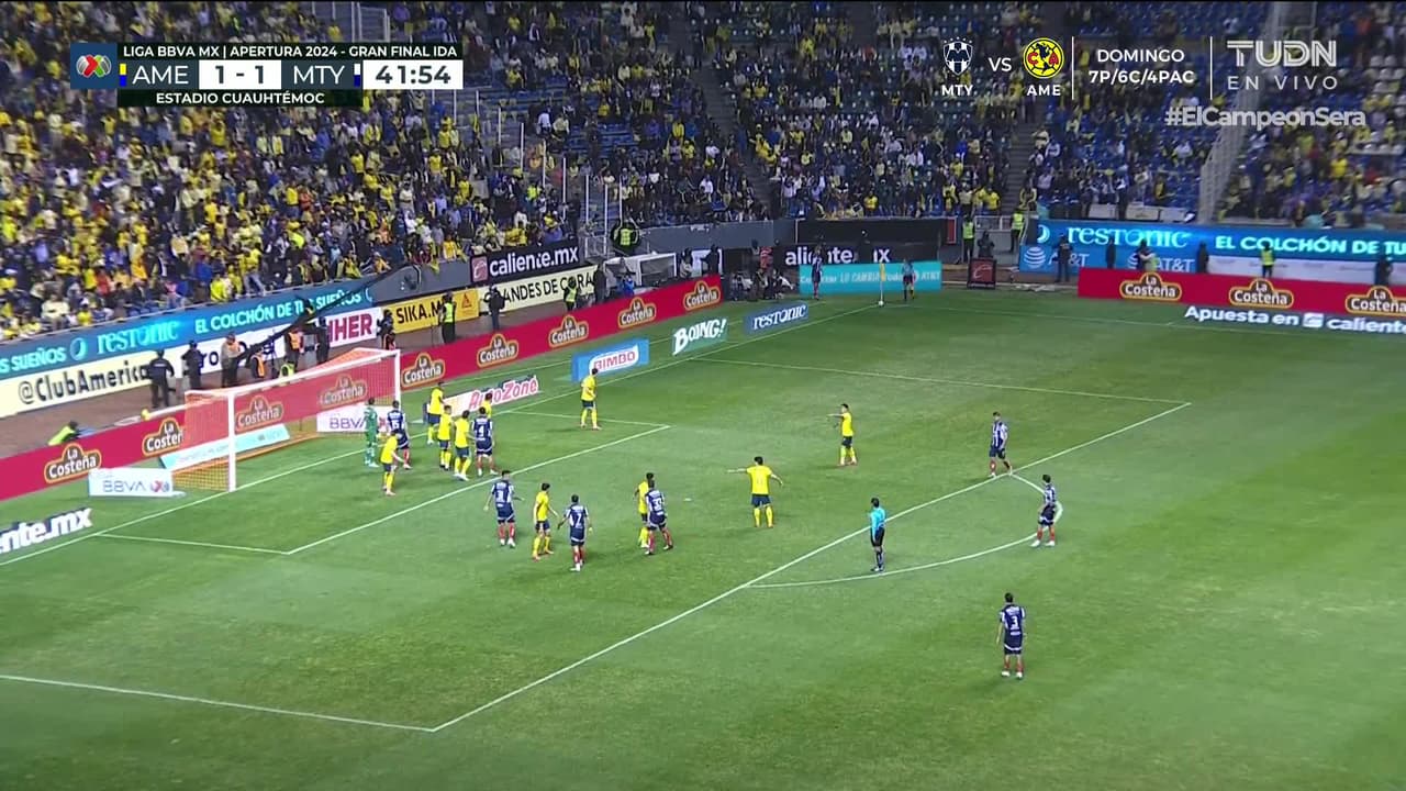 ¡TIRO ATAJADO! disparo por Germán Berterame.