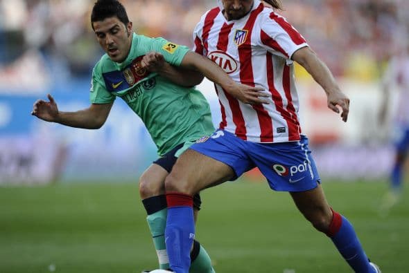 En el Estadio Vicente Calderón, Barça y 'Atleti' buscaban los tres puntos para recuperar posiciones, los primeros, o hacerse con la punta del torneo, en el caso de los segundos.