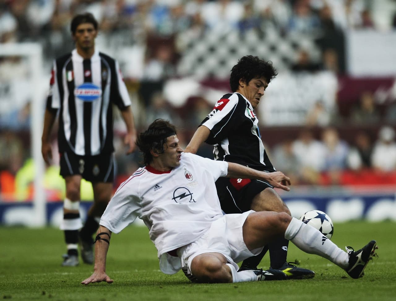 Su más reciente aparición en una final de Champions League tampoco fue muy afortunada. En el 2002-03 perdieron ante el Milan en penales, luego de que un obstinado empate sin goles se reflejó en el marcador por más de 120 minutos.