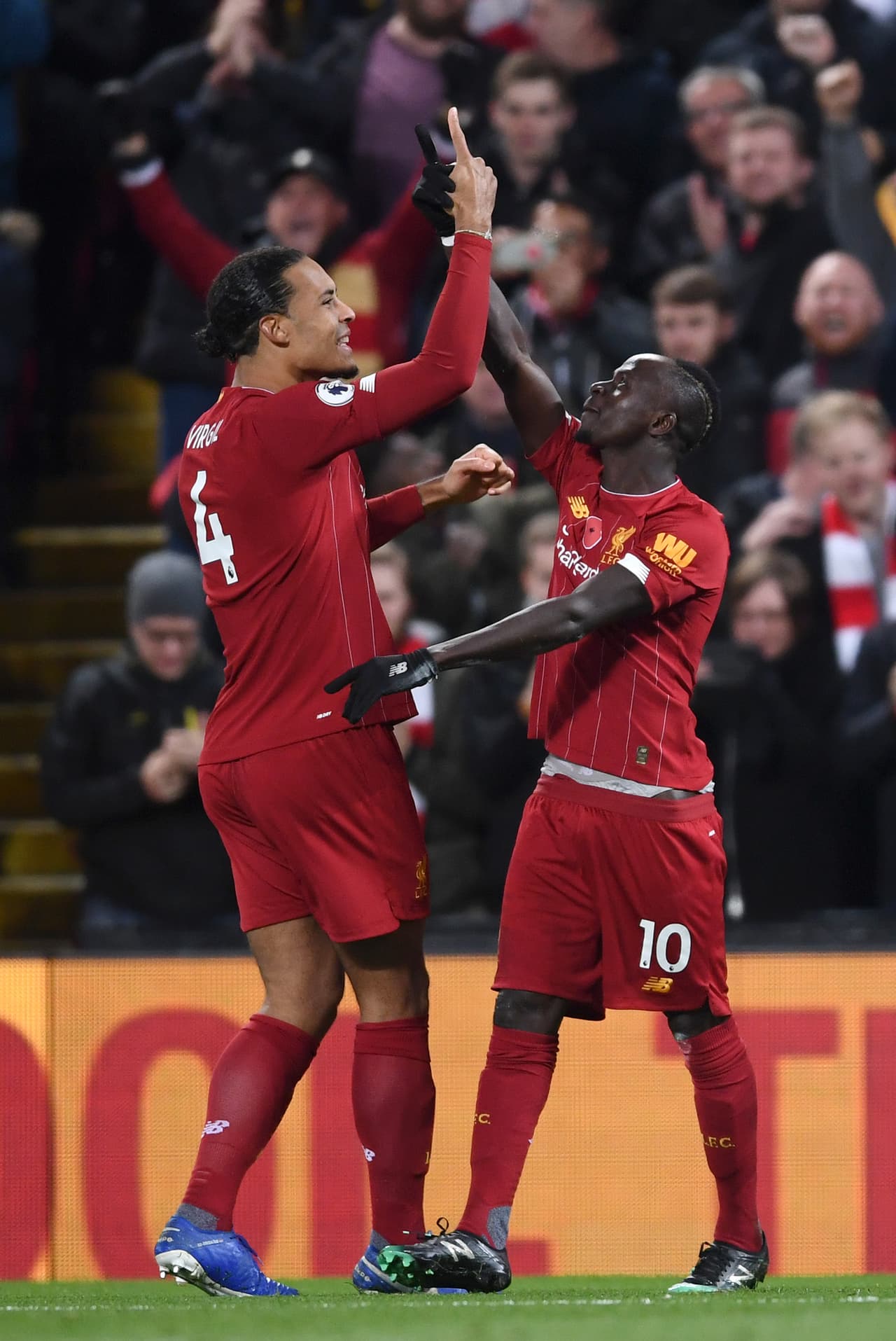 Con victoria de tres goles a uno sobre el Manchester City, el Liverpool es líder de la Premier League y City cae a la cuarta posición.