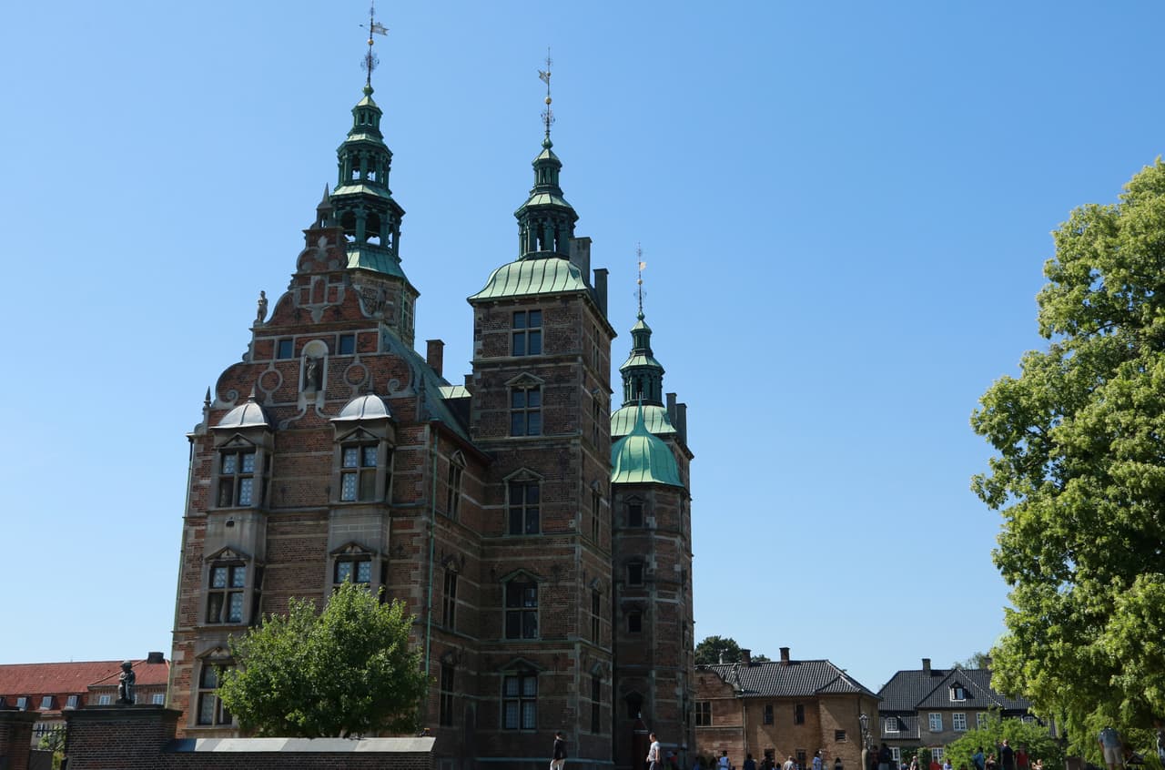 Copenhague es la capital de Dinamarca y es considerada la ciudad más feliz del mundo.