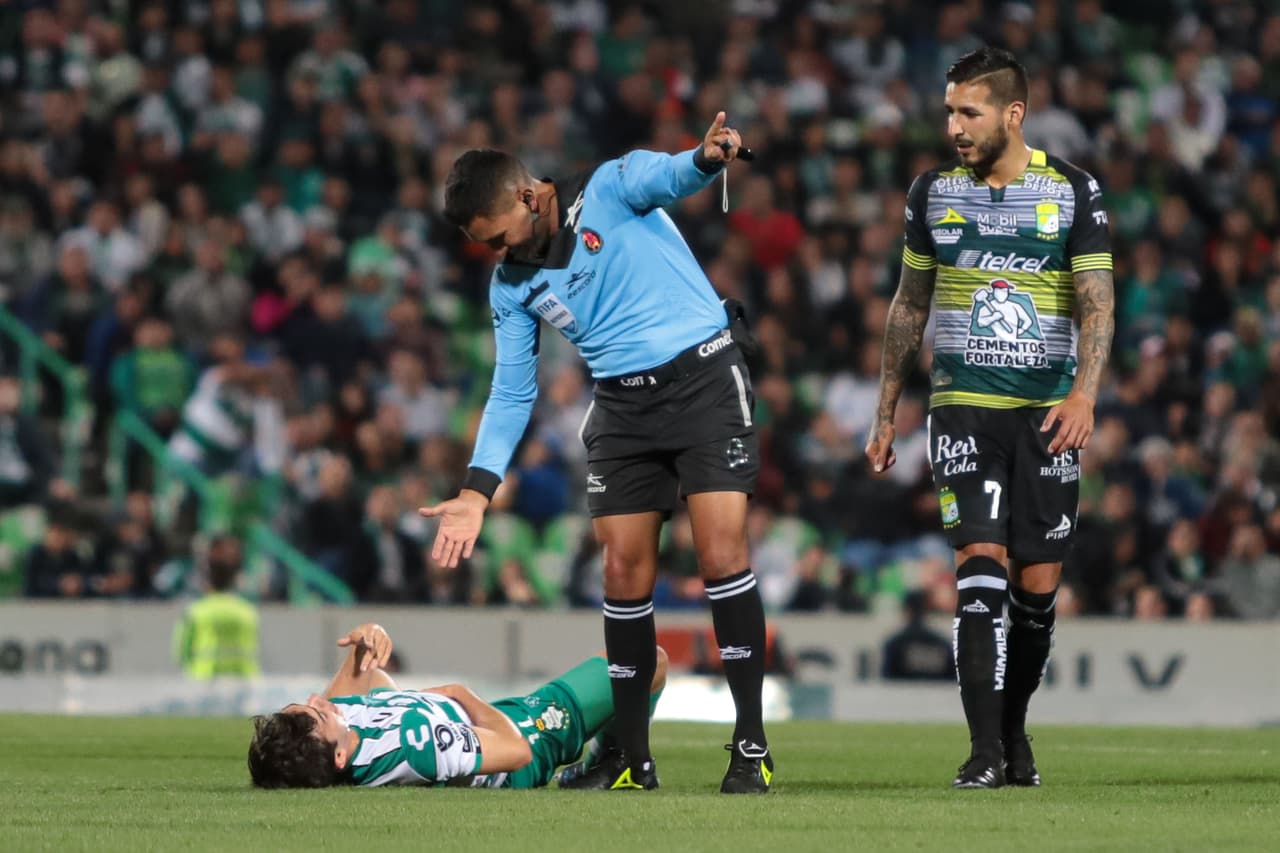 ¡Partidazo en la Comarca Lagunera! Santos vence al León 3-2 con autoridad y dos goles de penal.
