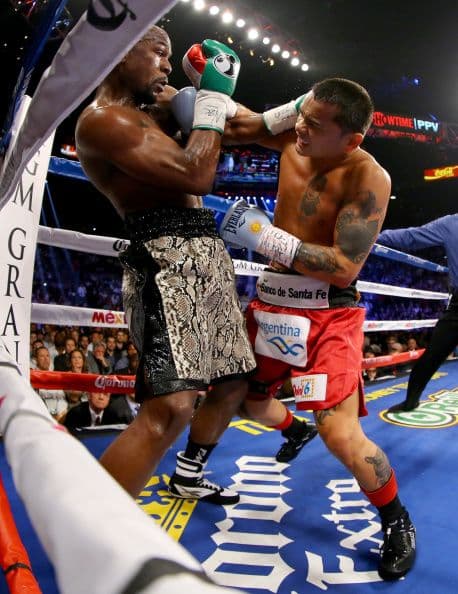 Floyd hizo uso de toda su defensa y artimañas, fue superior claramente.