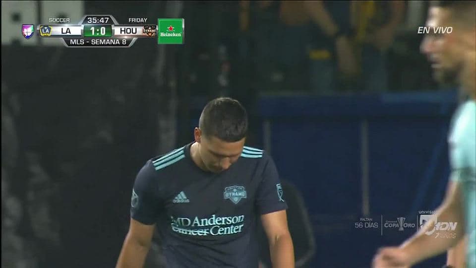 Tiro desviado de Tomás Martínez