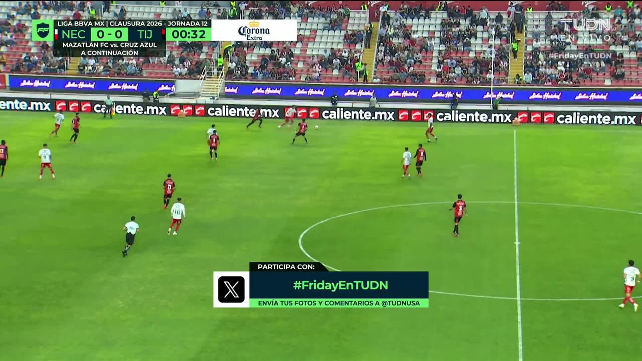 Arranca el partido y la pelota está en juego.
