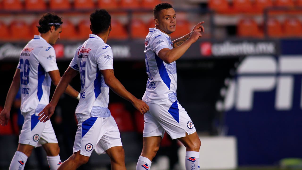 ‘Cabecita’ Rodríguez y 5 jugadores de Cruz Azul harán minipretemporada