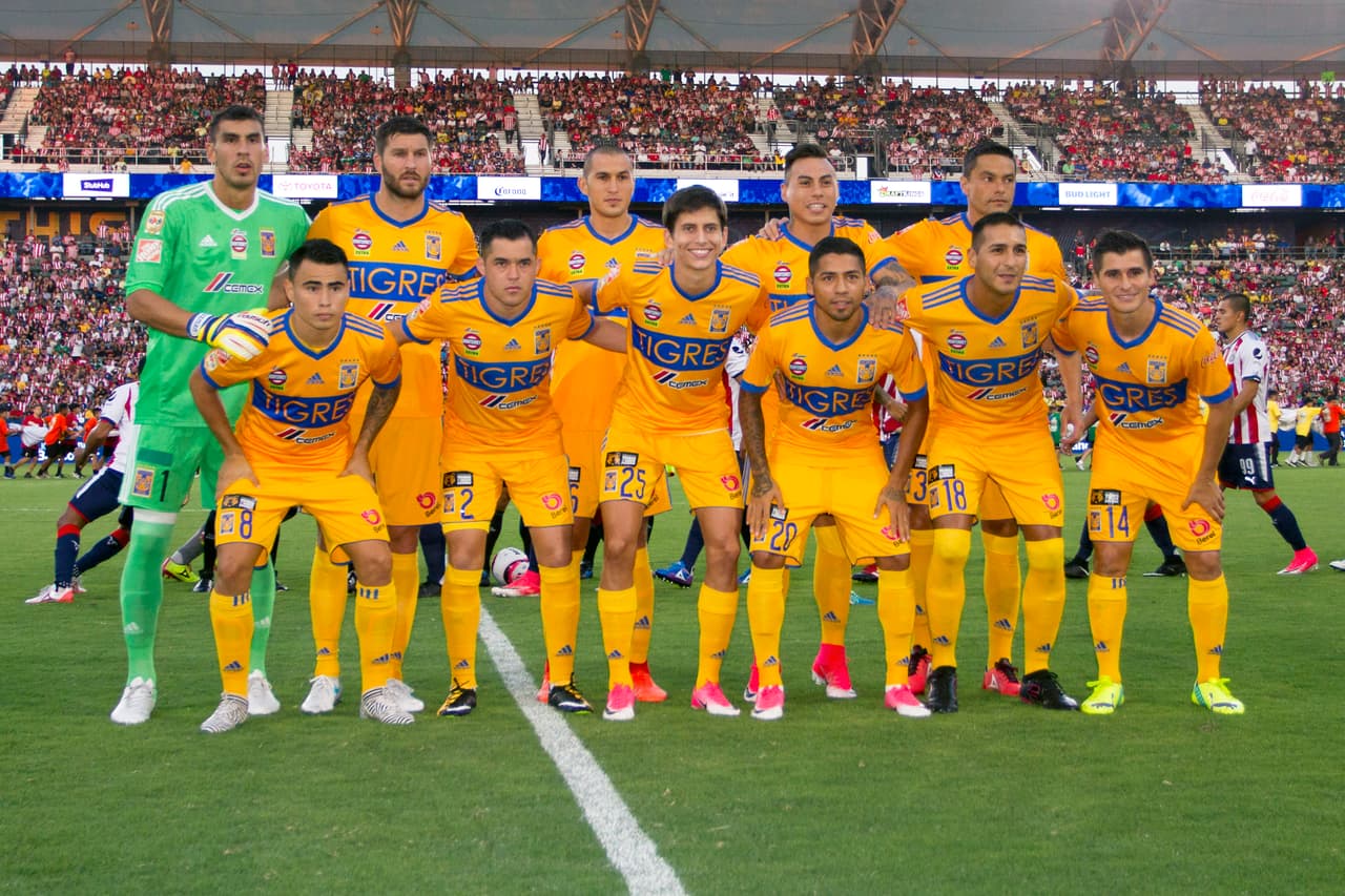 Los once de Tigres: Guzmán; Estrada, Jiménez, Juninho, Jorge Torres; Damm, Zelarrayán, Sosa, Aquino; Vargas, Gignac.