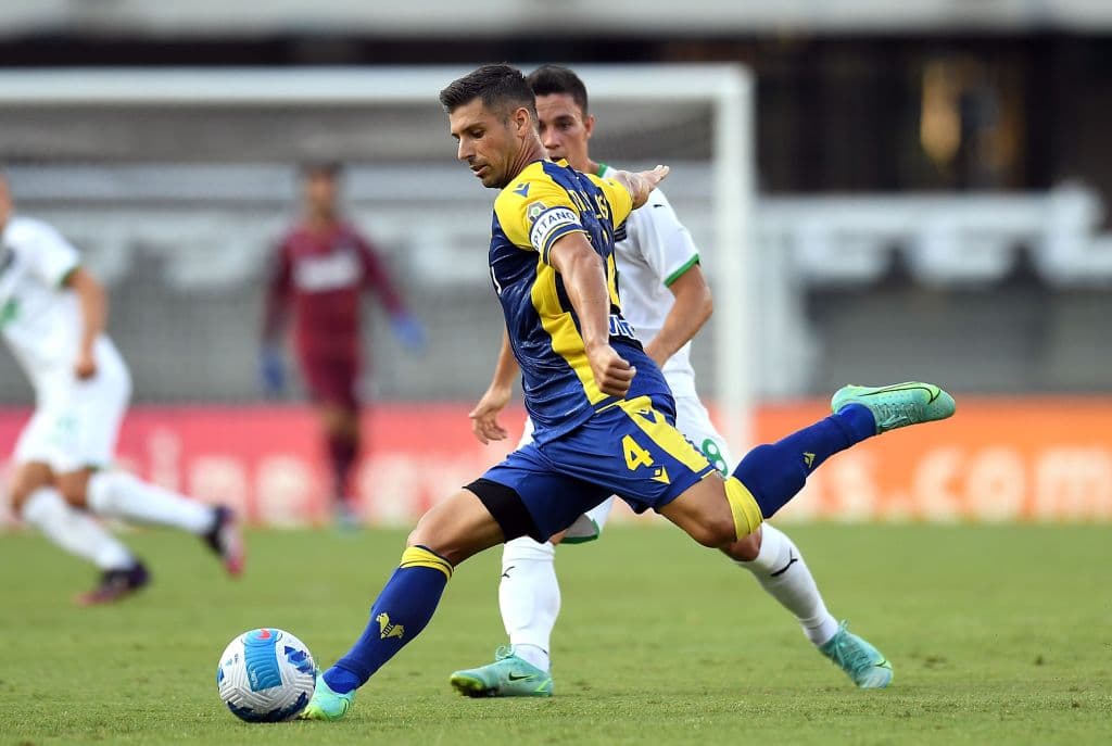 Sassuolo no se deja intimidar por lo locales y vencen 2-3 al Hellas Verona.