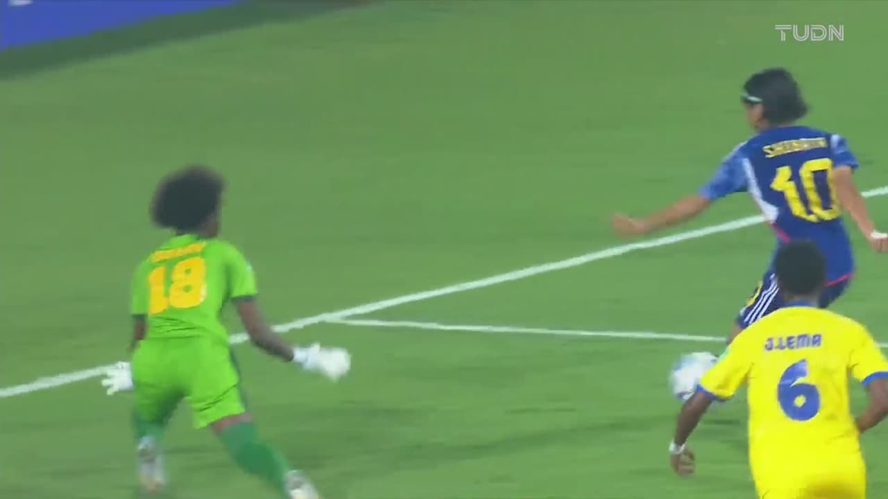 ¡Casi hace un osote! Zulfa Makau suelta el balón y de milagro Japón no anota